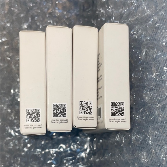 NEW RealHer Pure Resolve Highlighter - Champagne Beige Glow - Picture 8 of 8